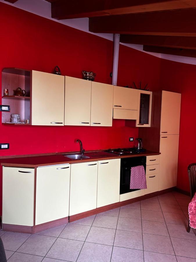 Residence Laguna Beach Pianello Del Lario Luaran gambar