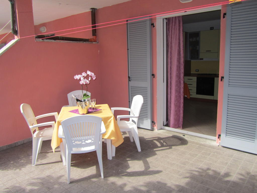 Residence Laguna Beach Pianello Del Lario Bilik gambar