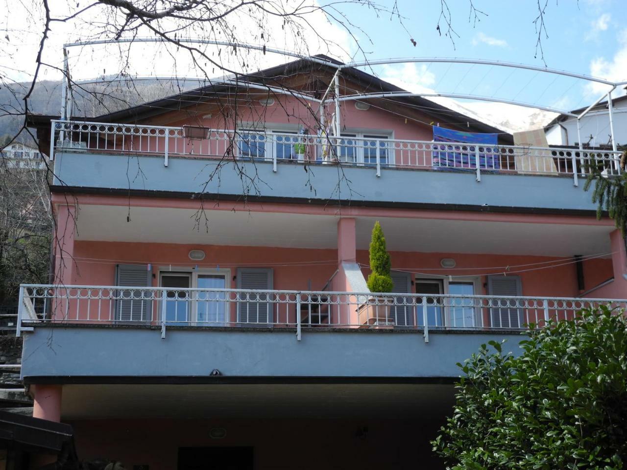 Residence Laguna Beach Pianello Del Lario Luaran gambar