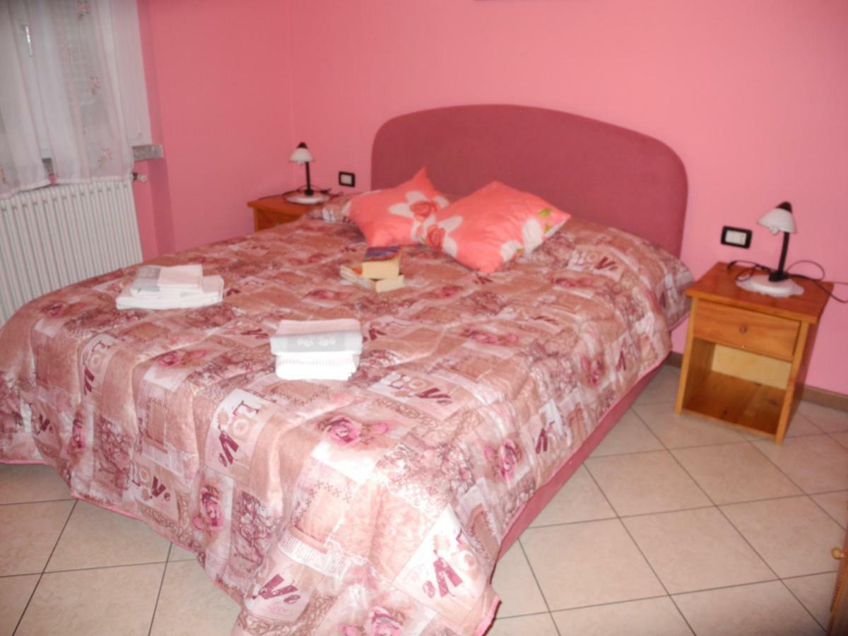 Residence Laguna Beach Pianello Del Lario Luaran gambar